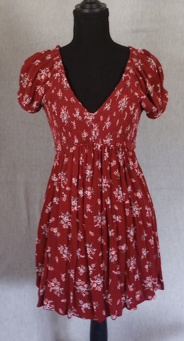 Ultra Flirt Maroon Floral Dress Size M Short Sleeve Excellent Condition